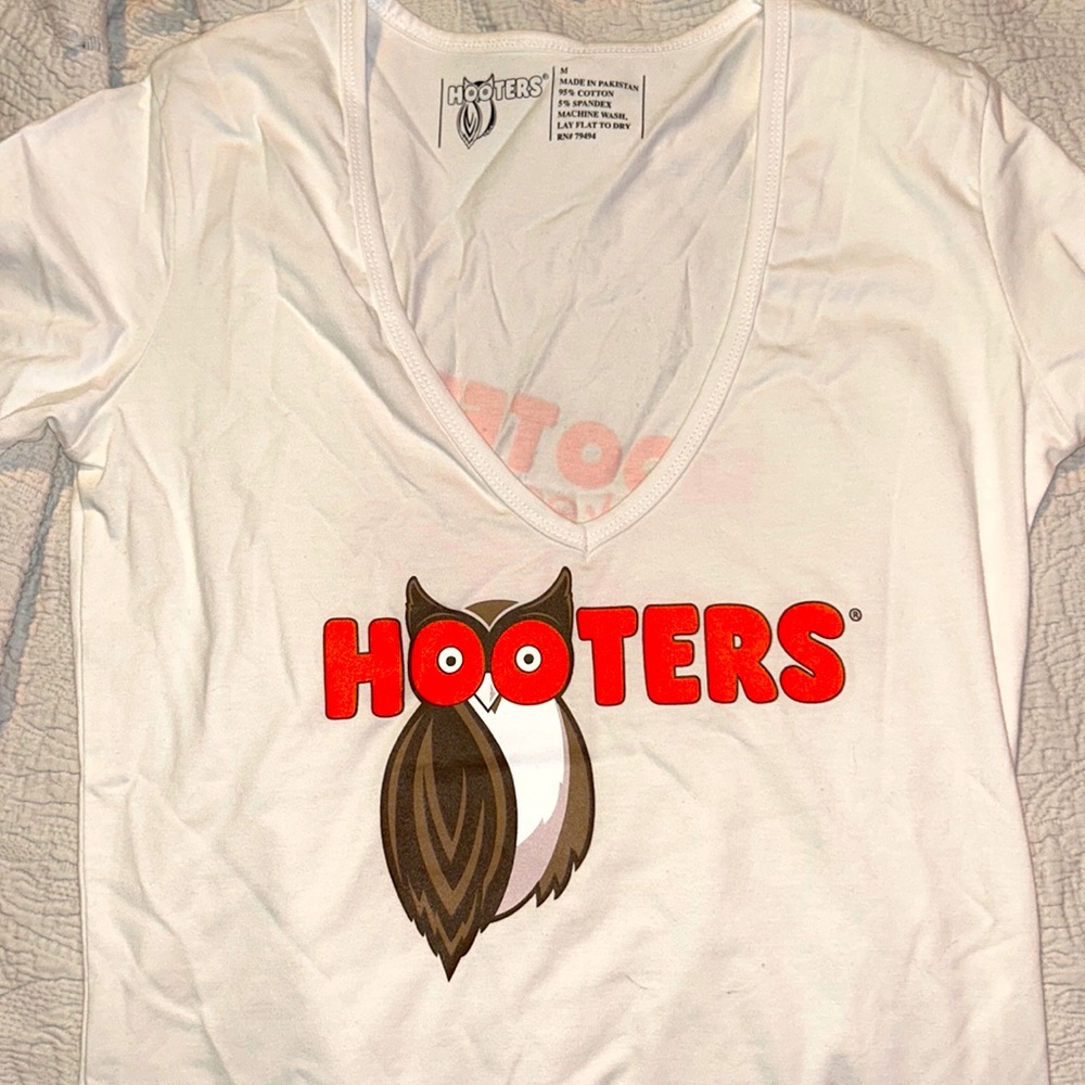 Med hooters uniform short sleeve top!